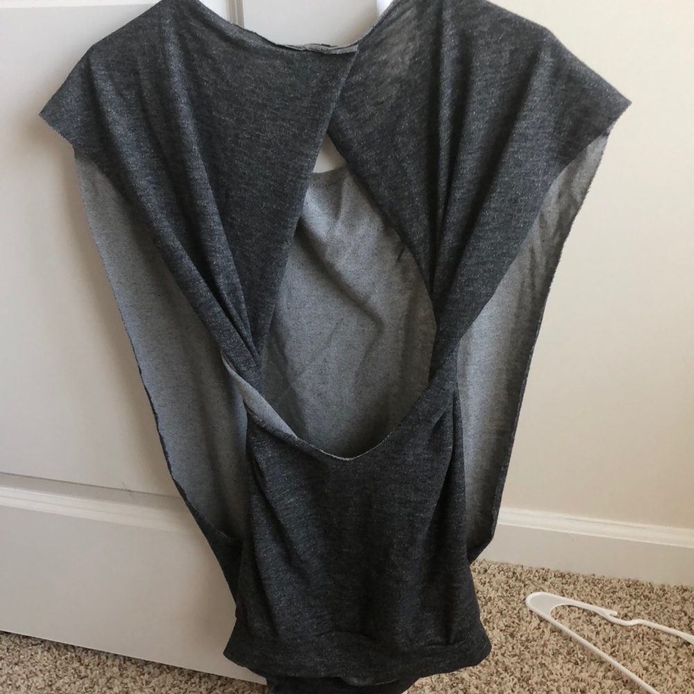Backless top - Picture 4 of 6